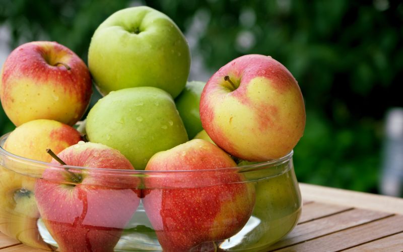 Một quả táo nặng khoảng 100g sẽ có chứa 52 calo